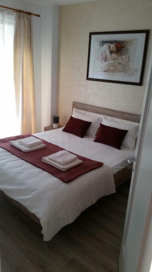 Kolonaki Domus Apartment Яш Екстериор снимка