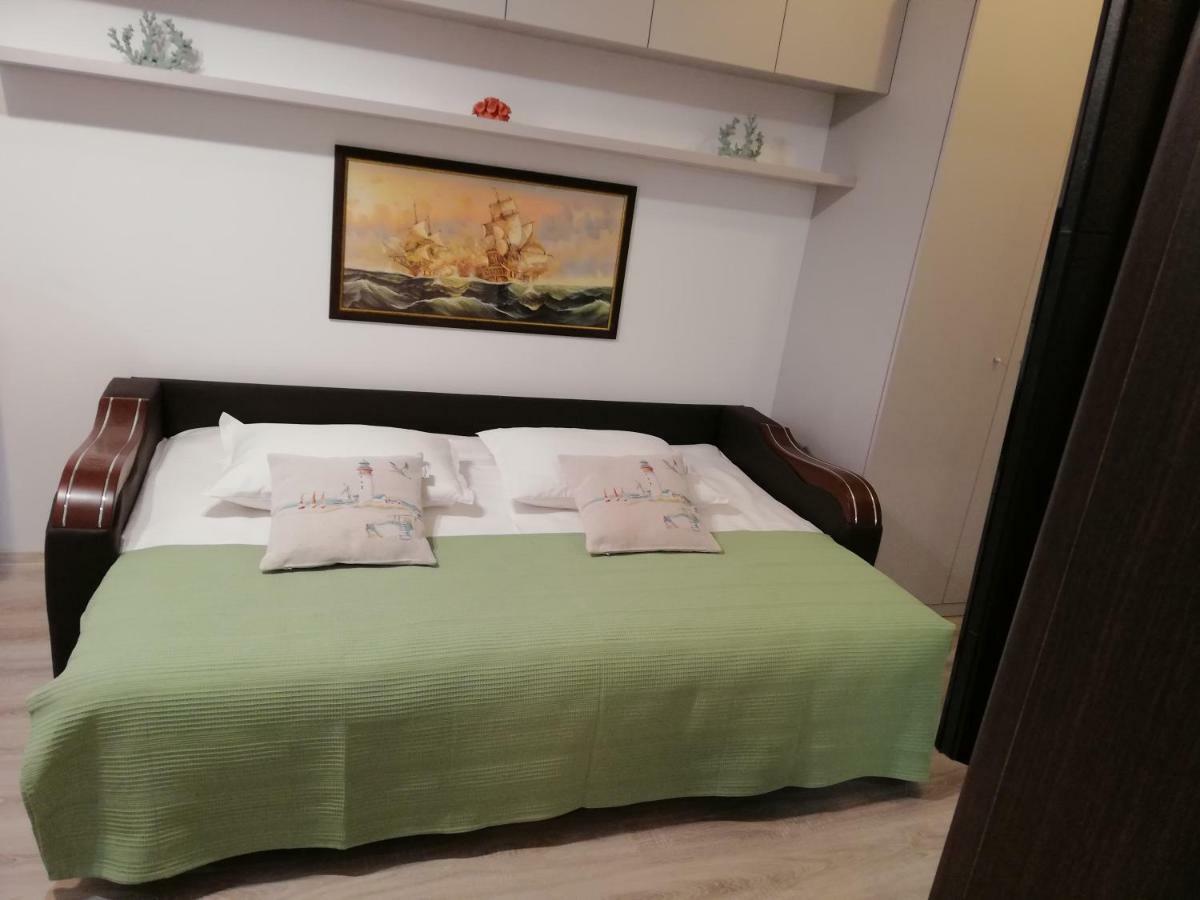 Kolonaki Domus Apartment Яш Екстериор снимка
