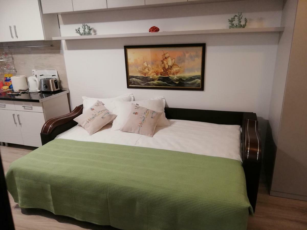 Kolonaki Domus Apartment Яш Екстериор снимка