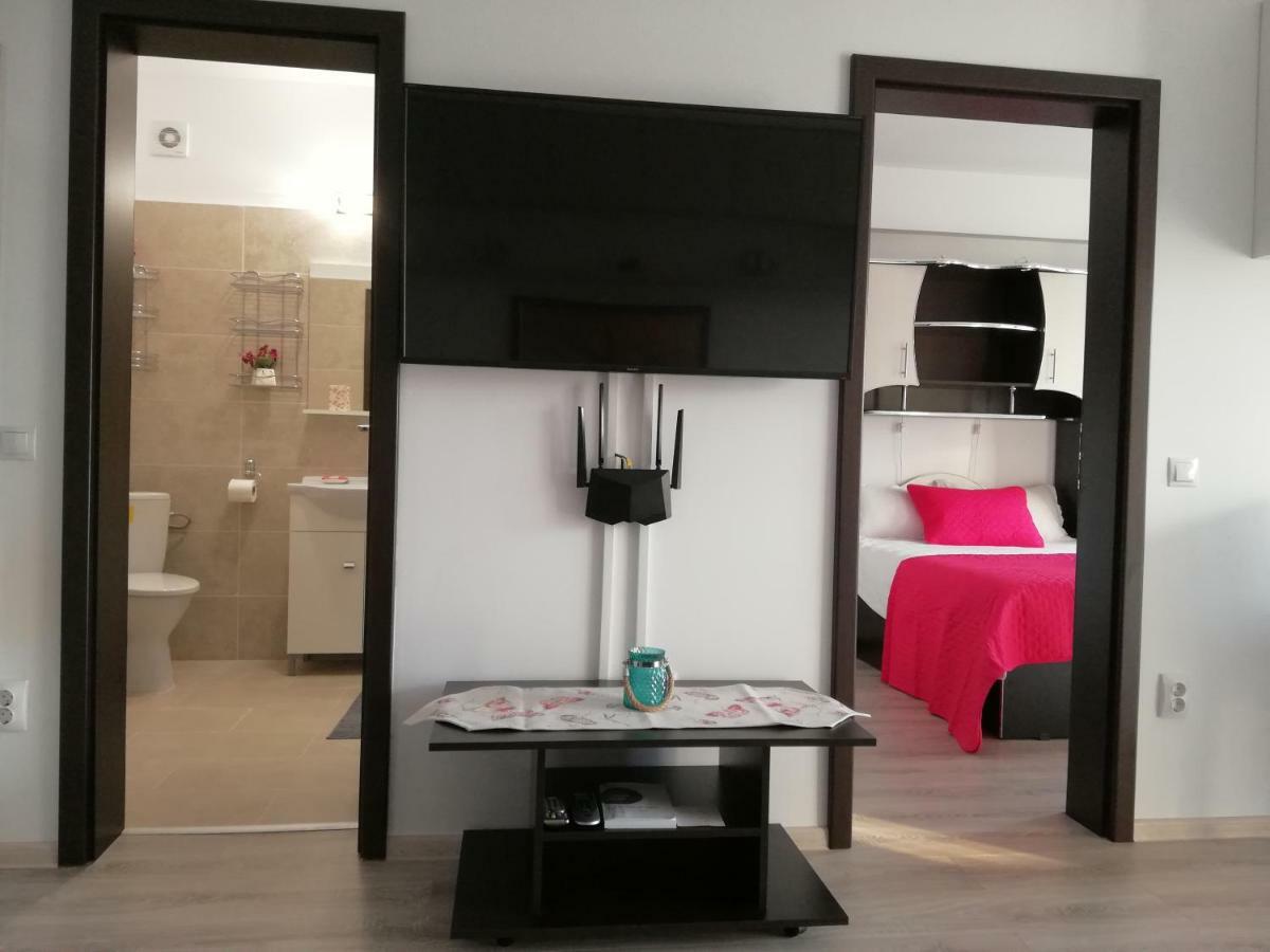 Kolonaki Domus Apartment Яш Екстериор снимка