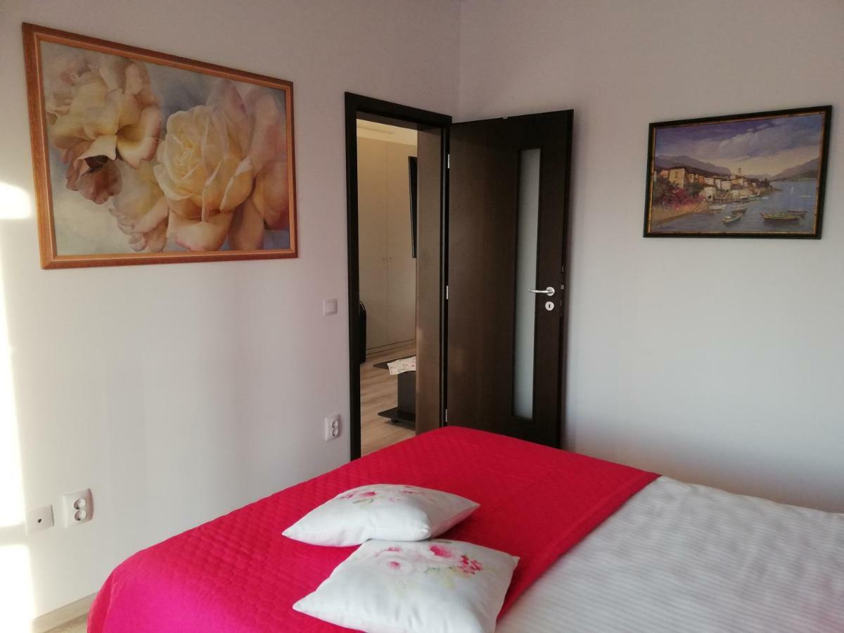 Kolonaki Domus Apartment Яш Екстериор снимка